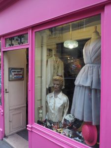 Mamz'Elle Swing vintage clothing shop in Paris